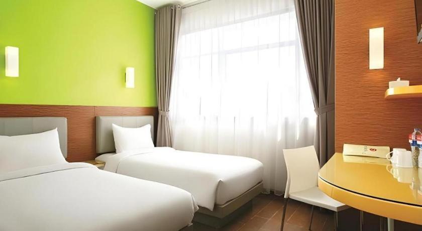 Amaris Hotel La Codefin Kemang Jakarta Exterior foto