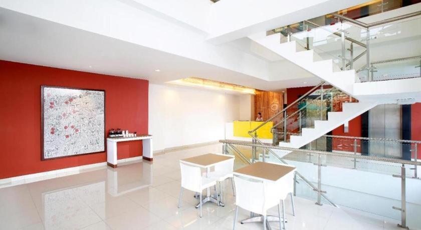 Amaris Hotel La Codefin Kemang Jakarta Exterior foto