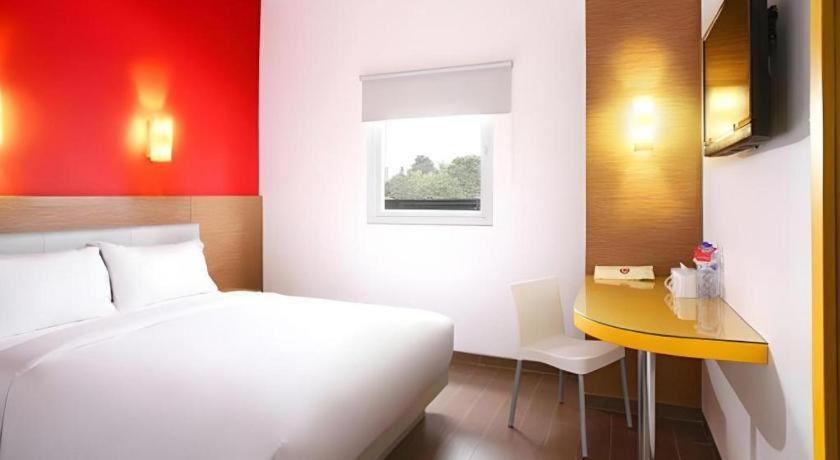Amaris Hotel La Codefin Kemang Jakarta Exterior foto